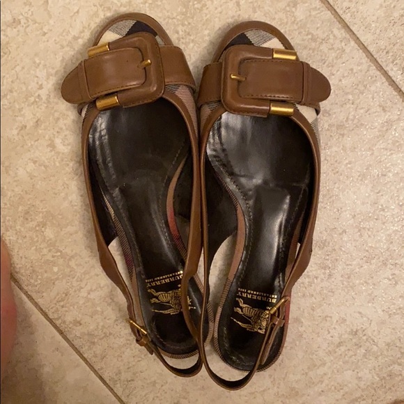 Burberry women’s sling backs - Picture 1 of 3